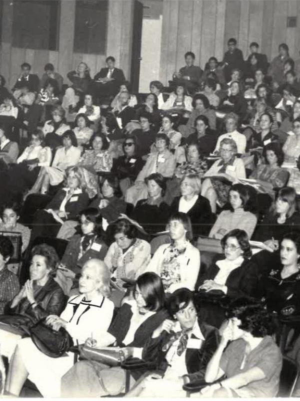 Simposium sobre Mujer 1977